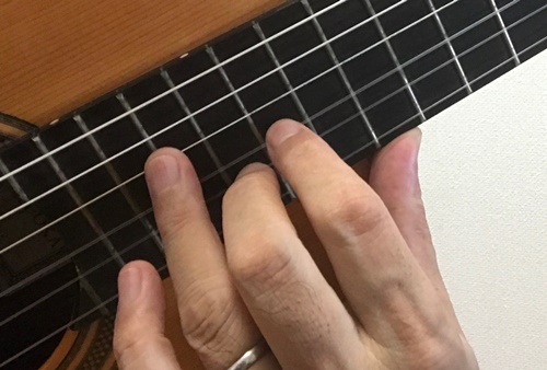 クラシックギターの左手と親指5